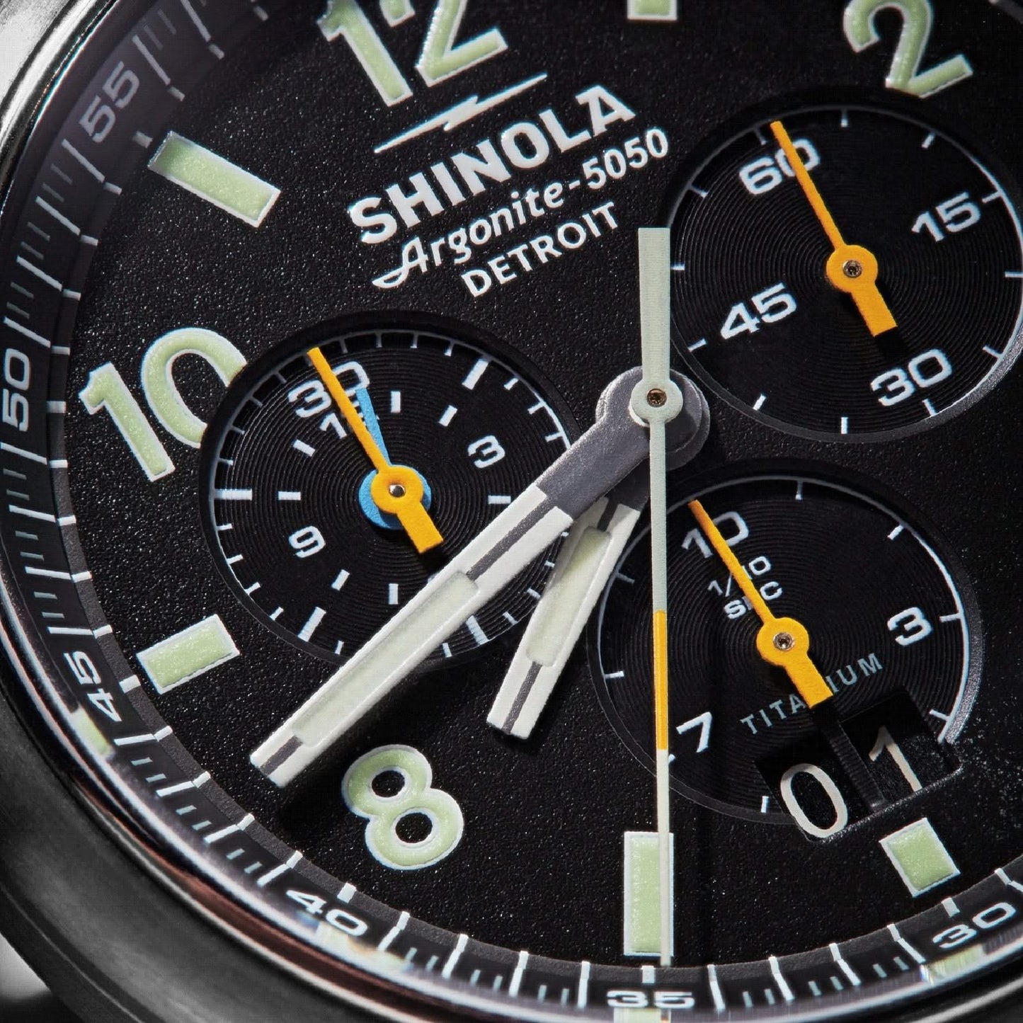 SHINOLA Runwell Chronograph West Wind Quartz 42mm Watch Gift Set