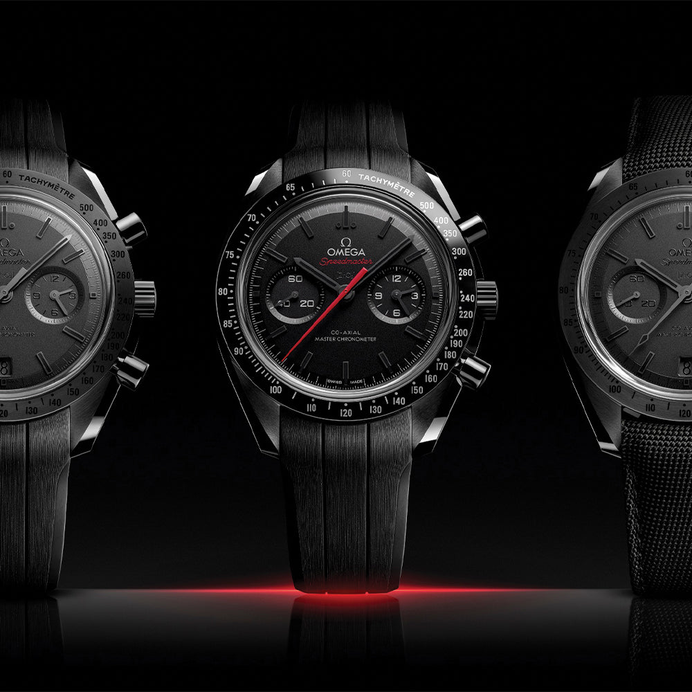 Speedmaster Dark Side of the Moon Céramique noire 44,25 mm - Noir complet avec aiguille des secondes rouge sur bracelet en caoutchouc