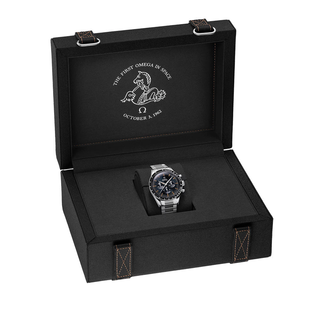 Speedmaster "أول أوميغا في الفضاء" - اللون الأزرق على السوار
