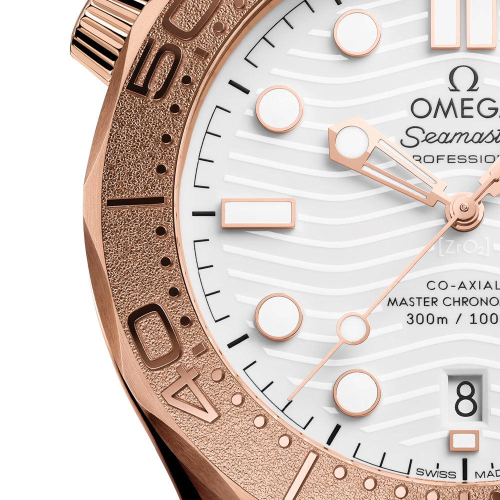 Seamaster Diver 300M Sedna™ Goud 42 mm - Wit op rubberband
