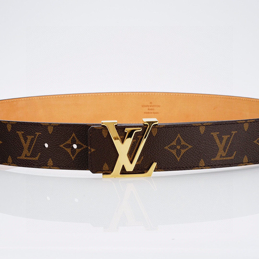 Luukse monogramgordel met goue gespe
