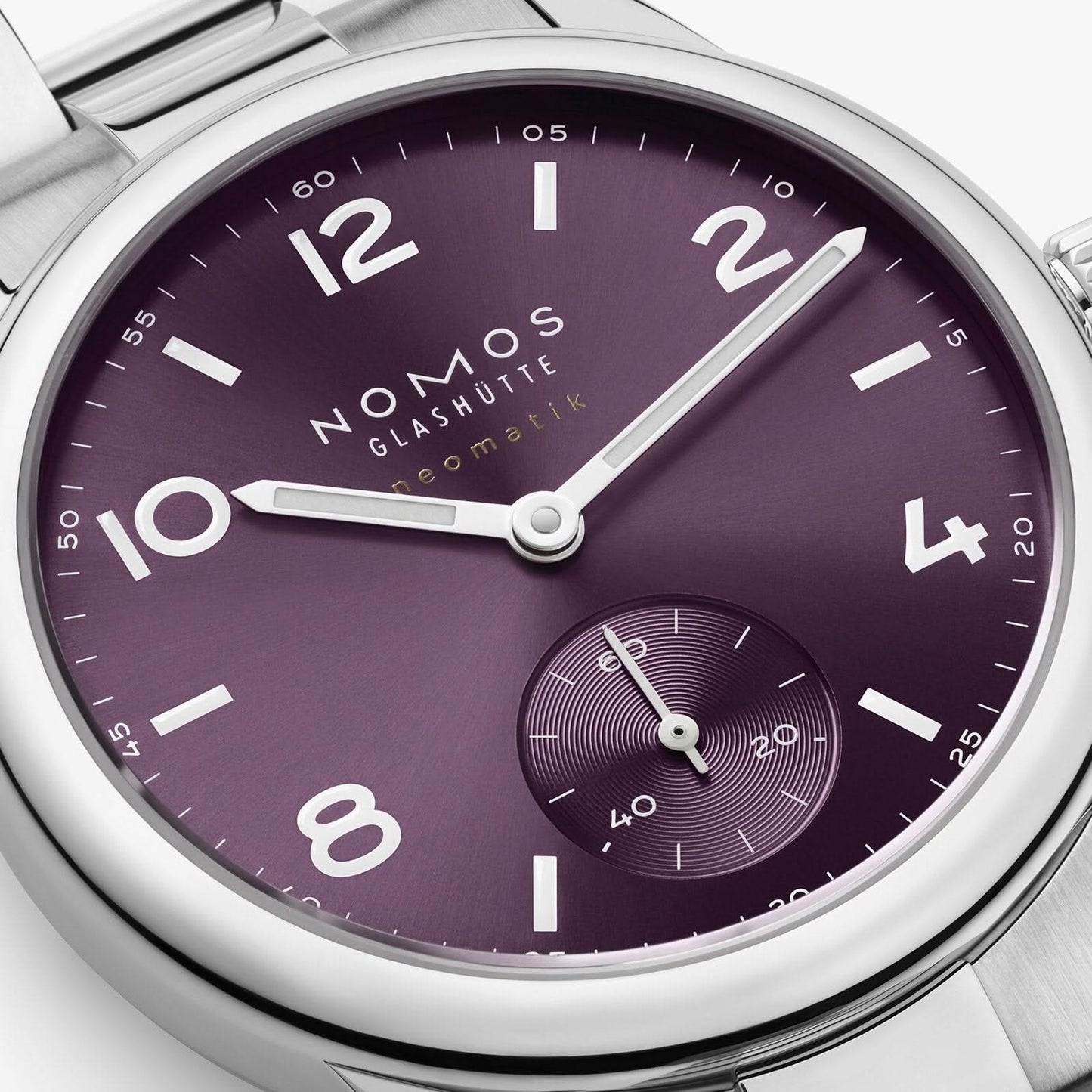Montre NOMOS Club Sport Neomatik violette 34 mm