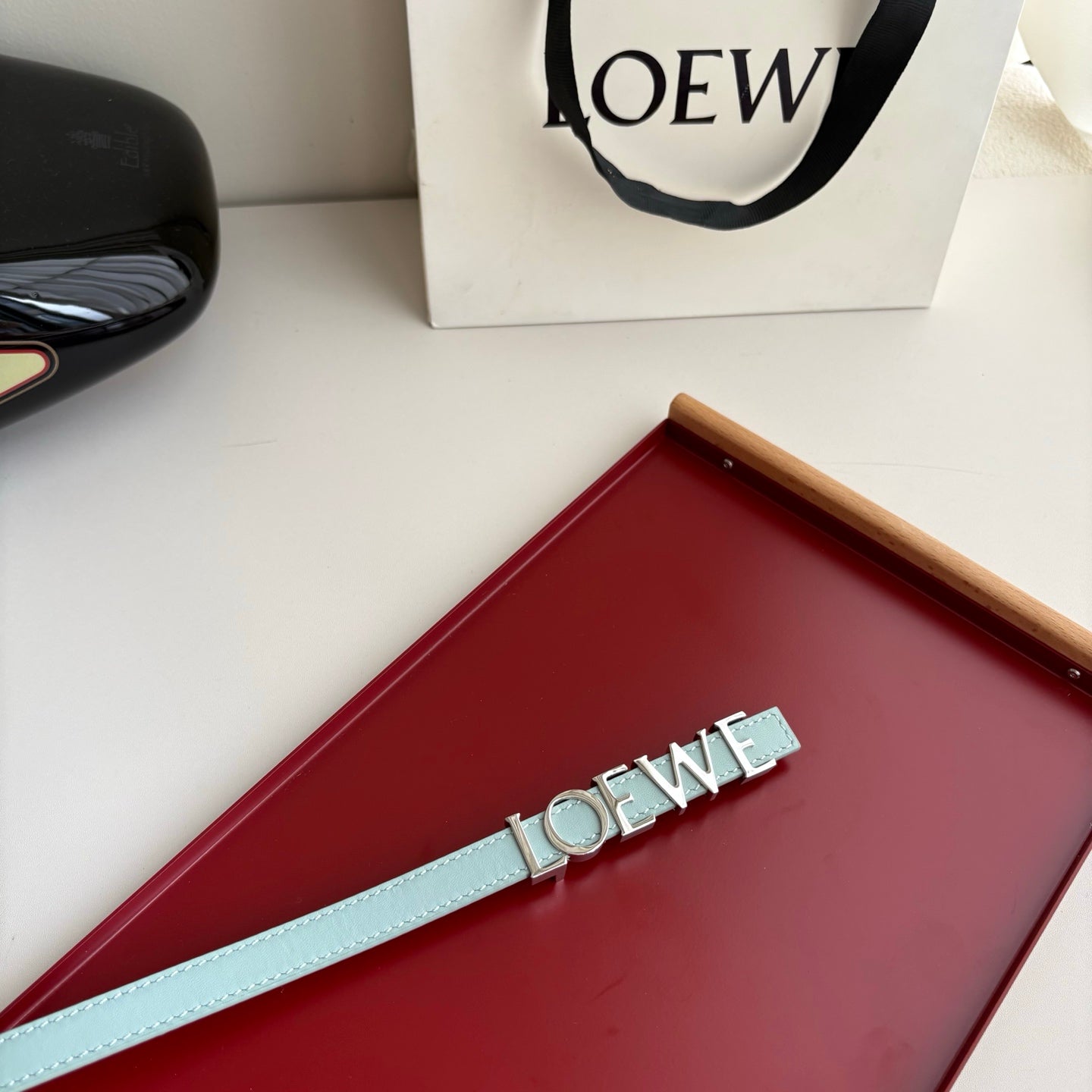 حزام جلد نسائي فاخر بإبزيم الجناس الناقص وحزام الخصر الكلاسيكي لبنطلون الجينز ومعطف كاجوال رسمي